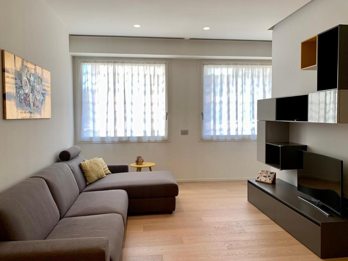 Fifty Eight Milan Duomo Apartment ภายนอก รูปภาพ